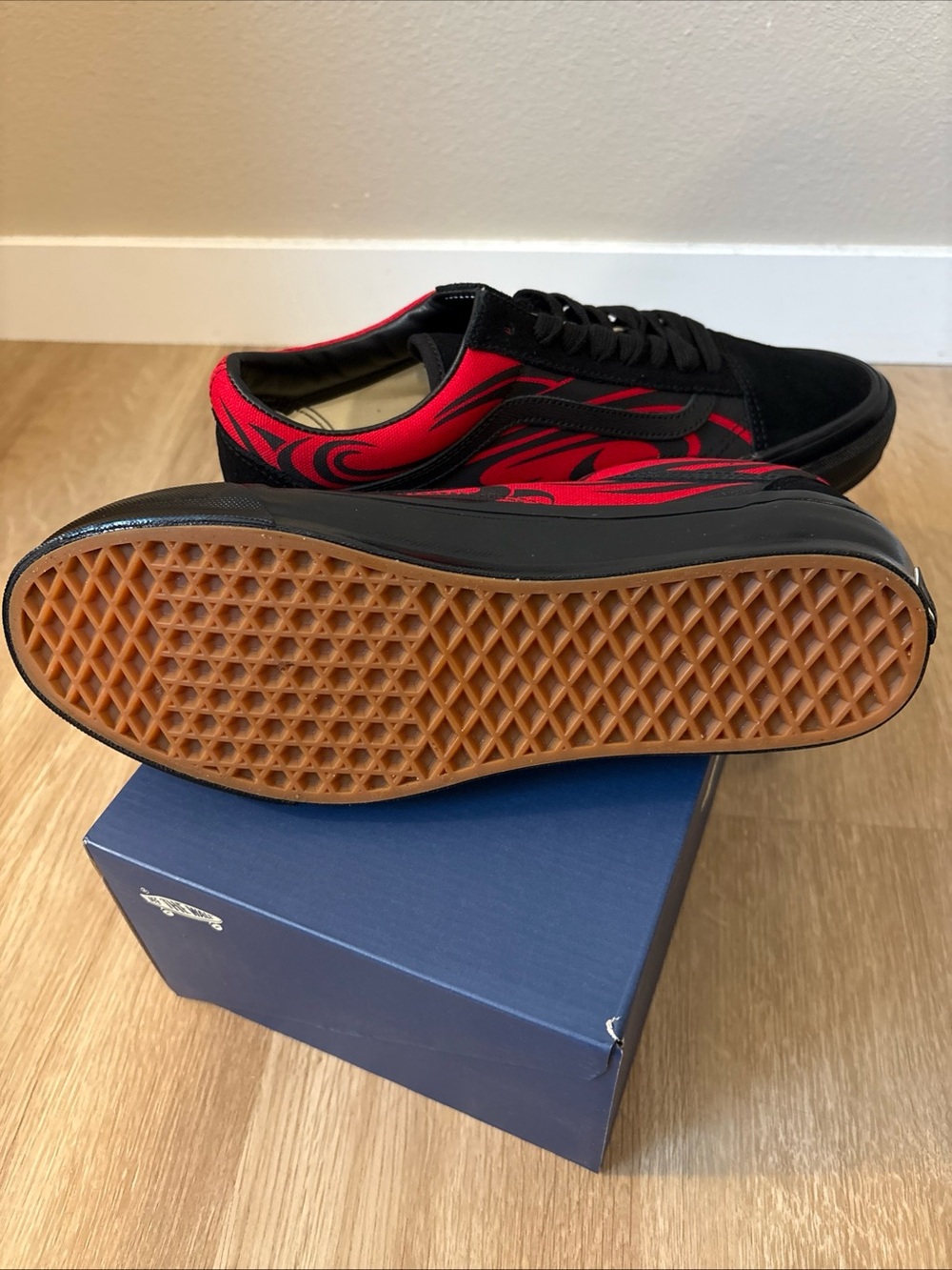 Vans premium Old Skool Red & Black Flame Low-Top Sneakers Y2K - Picture 5 of 6